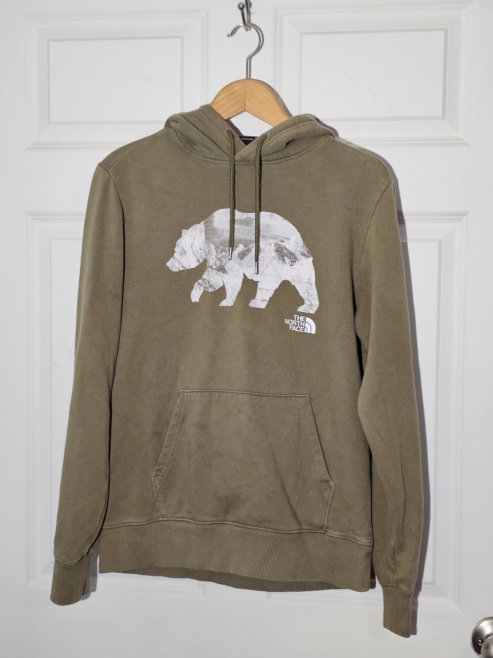 The North Face Men’s Olive Green Bear Graphic Pullover Hoodie Size S
